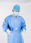 ثوب الطبيب الجراحي المقوى القابل للتصرف SMS غير المنسوج أداء الحاجز المعقم