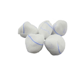 كرة شاش قطنية طبية معقمة مع خيط أشعة إكس يمكن التخلص منه كرة فول سوداني 100٪ قطن متعددة الحجم جراحة بخيوط زرقاء