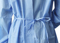 ثوب جراحي أزرق يمكن التخلص منه SMS ثوب عزل غير منسوج معقم مع 20-45 جم